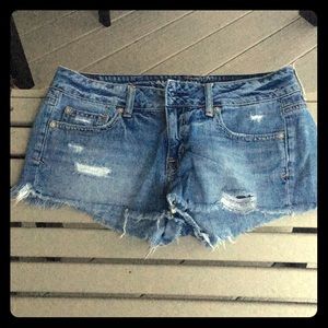 AE Shorts Size 8 Regular Fit